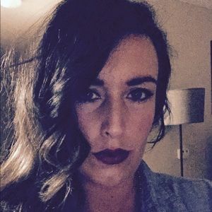 Meet your Posher, Alicia